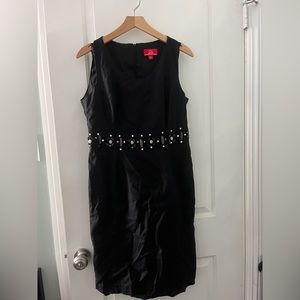 Size 10 beaded Oscar de la Renta little black beaded dress linen blend